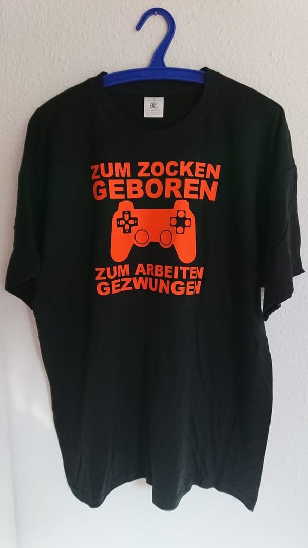 T-Shirt "Zum zocken geboren"